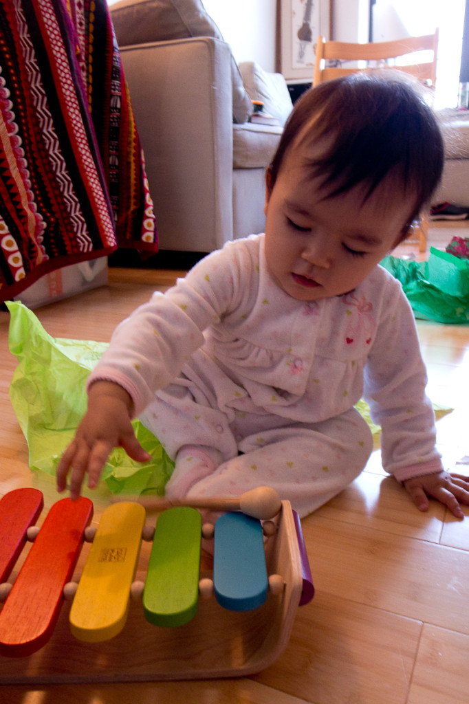 AVeryMomoChristmas16